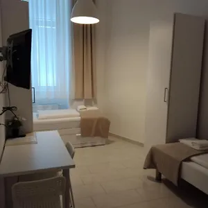 Ch-hotel Luka Budget Casa de hóspedes