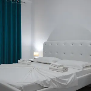 Grand Blue Hotel de apartamente