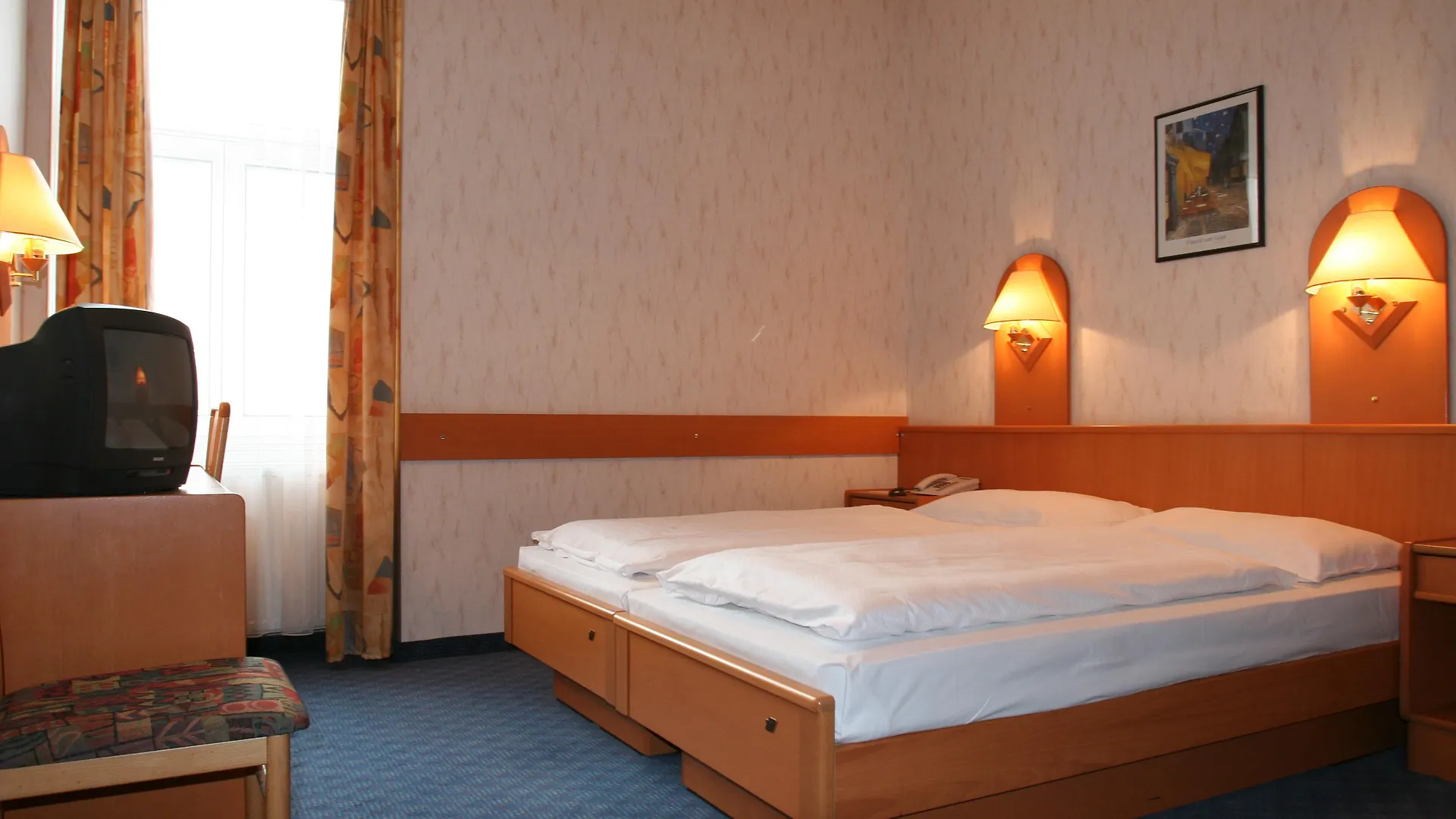 Hotel Admiral Vienne 3*,