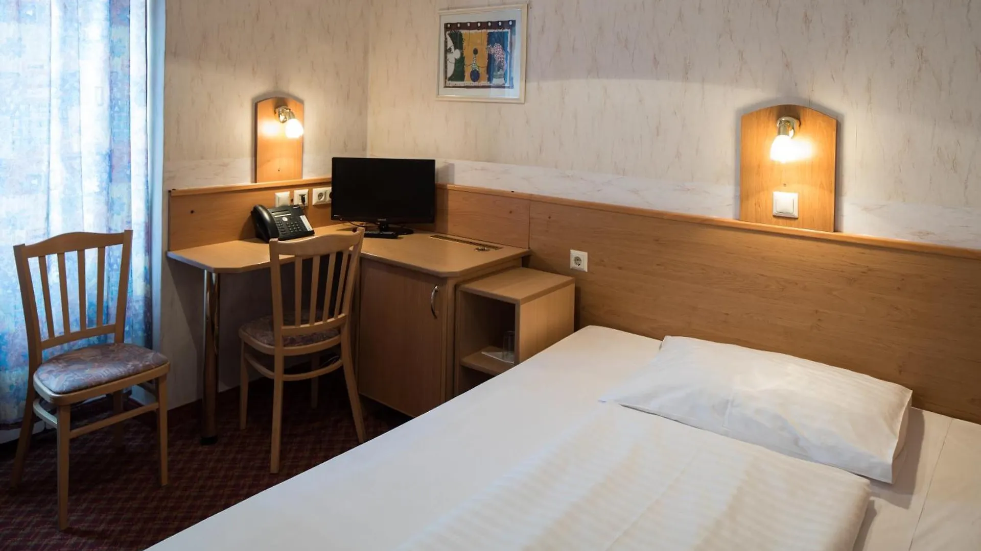 Hotel Admiral Vienne 3*,